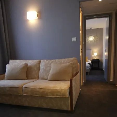 Hotel Brit Acacias Arles